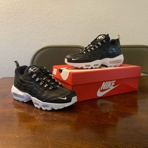 air max 95 overbranding black